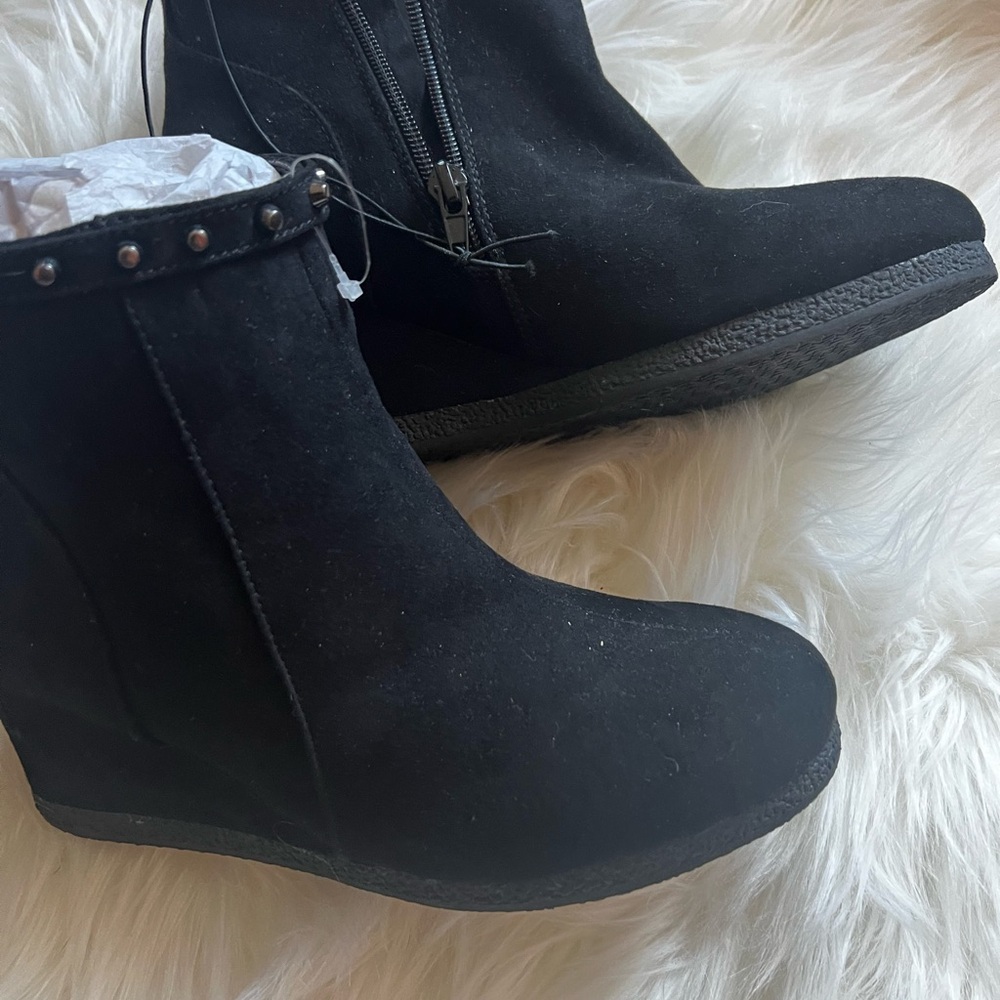 Michael Kors girls size 4. NWT.